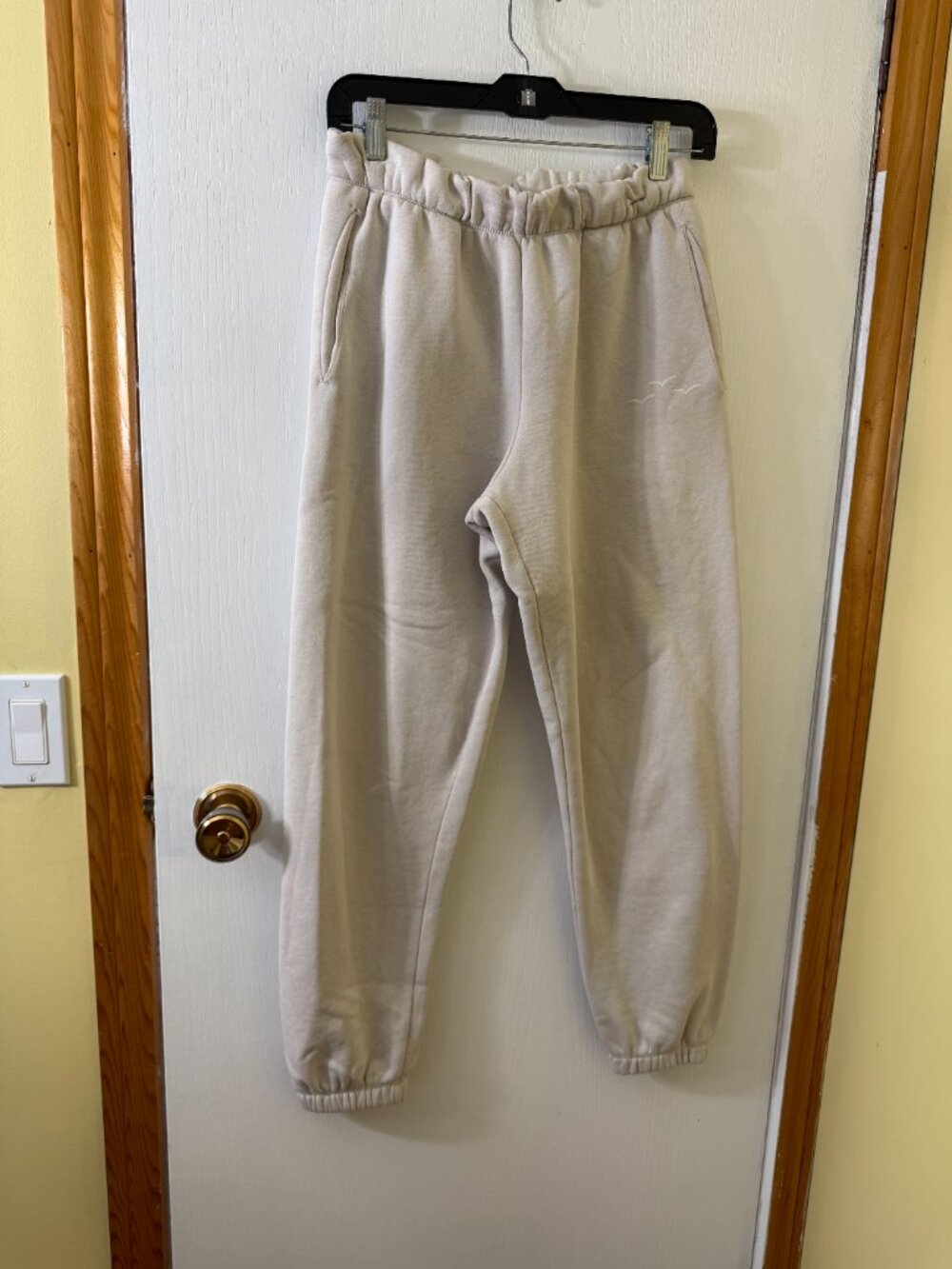 🦋 2/30 LazyPants Cream Jogger Sweatpants Size Small - Picture 5 of 9